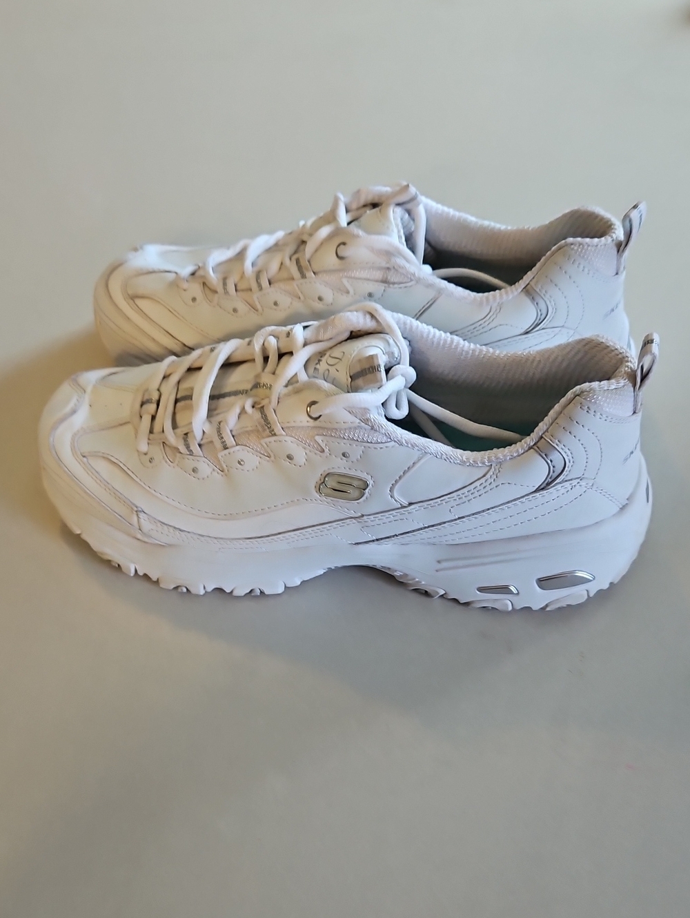 Skechers D'lites White Wide Sneakers